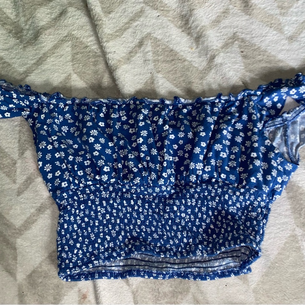 Floral Blue Off-The shoulders Crop